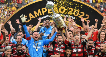 Flamengo vence Palmeiras e vira 1º brasileiro tetra da Libertadores